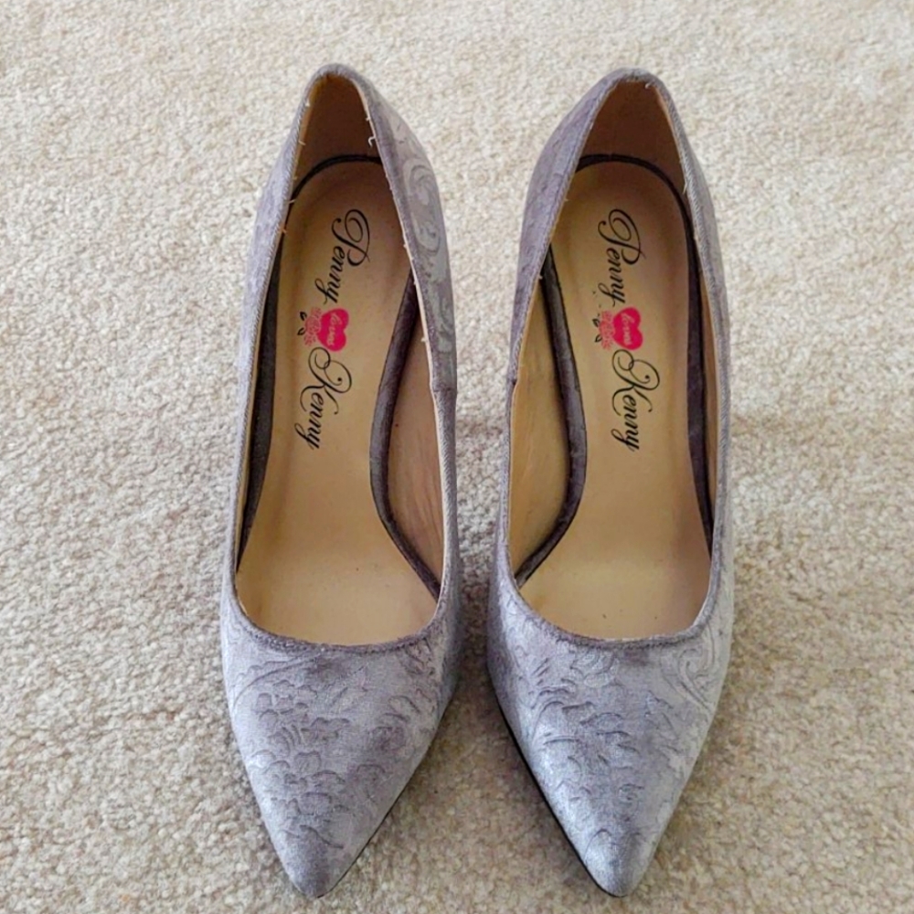 Silver pumps